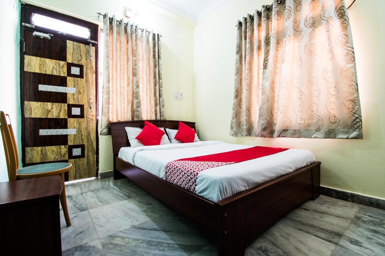 Oyo 24087 Viraj Hotel Danapur Eksteriør bilde