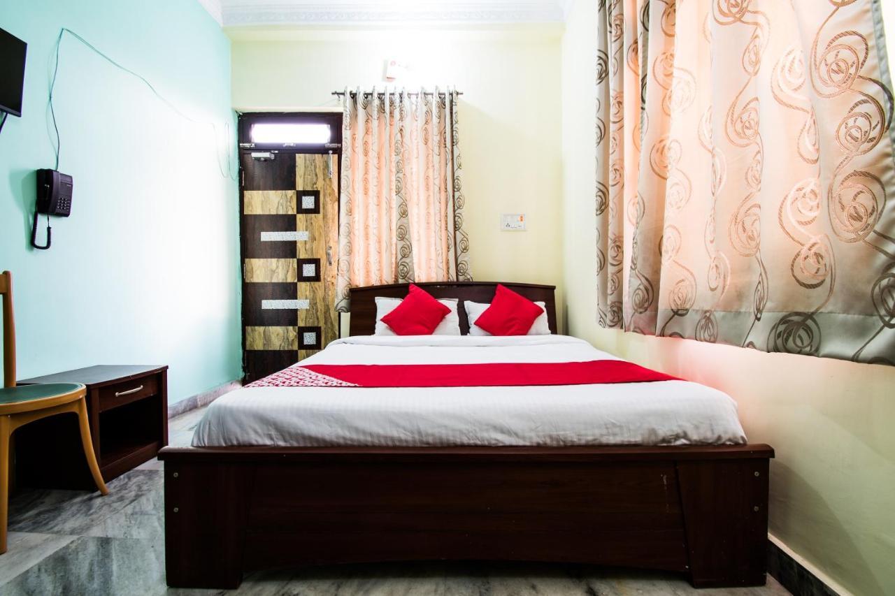 Oyo 24087 Viraj Hotel Danapur Eksteriør bilde