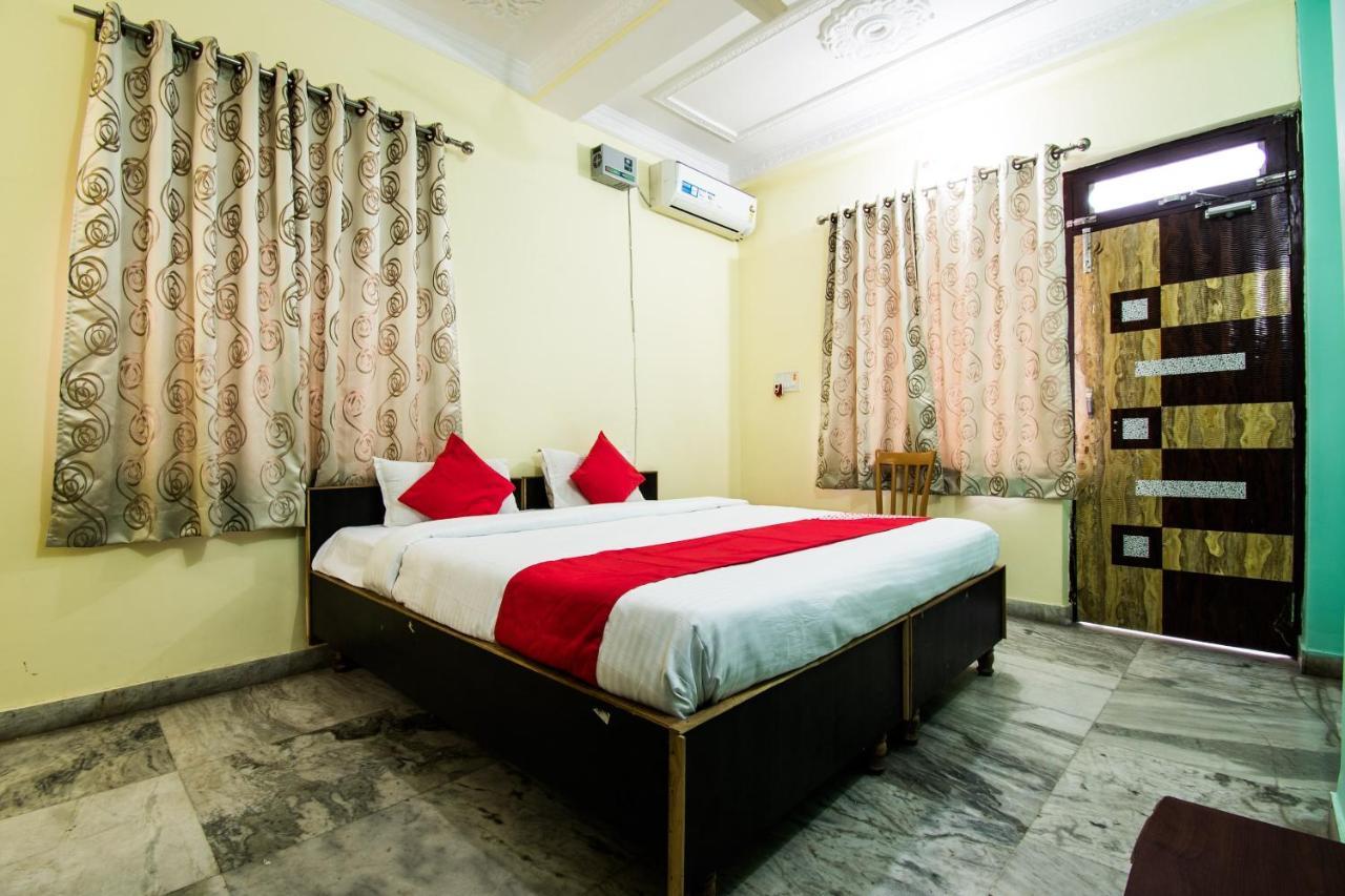 Oyo 24087 Viraj Hotel Danapur Eksteriør bilde