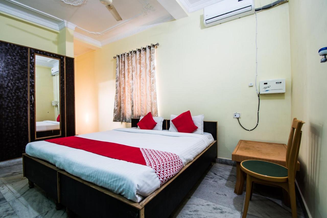 Oyo 24087 Viraj Hotel Danapur Eksteriør bilde